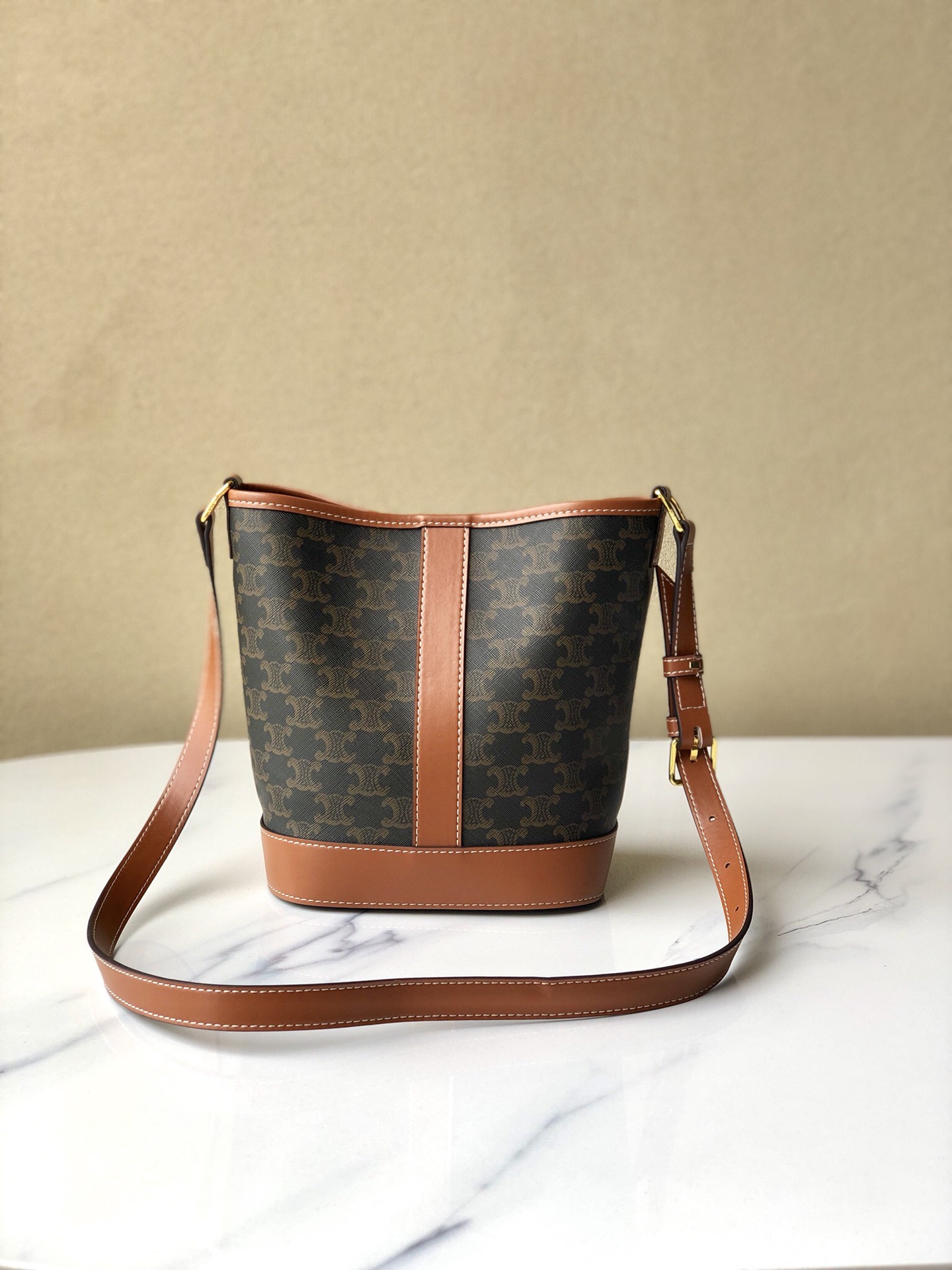 【CELINE】サイズ:22x26x13cm 35x27x18cm