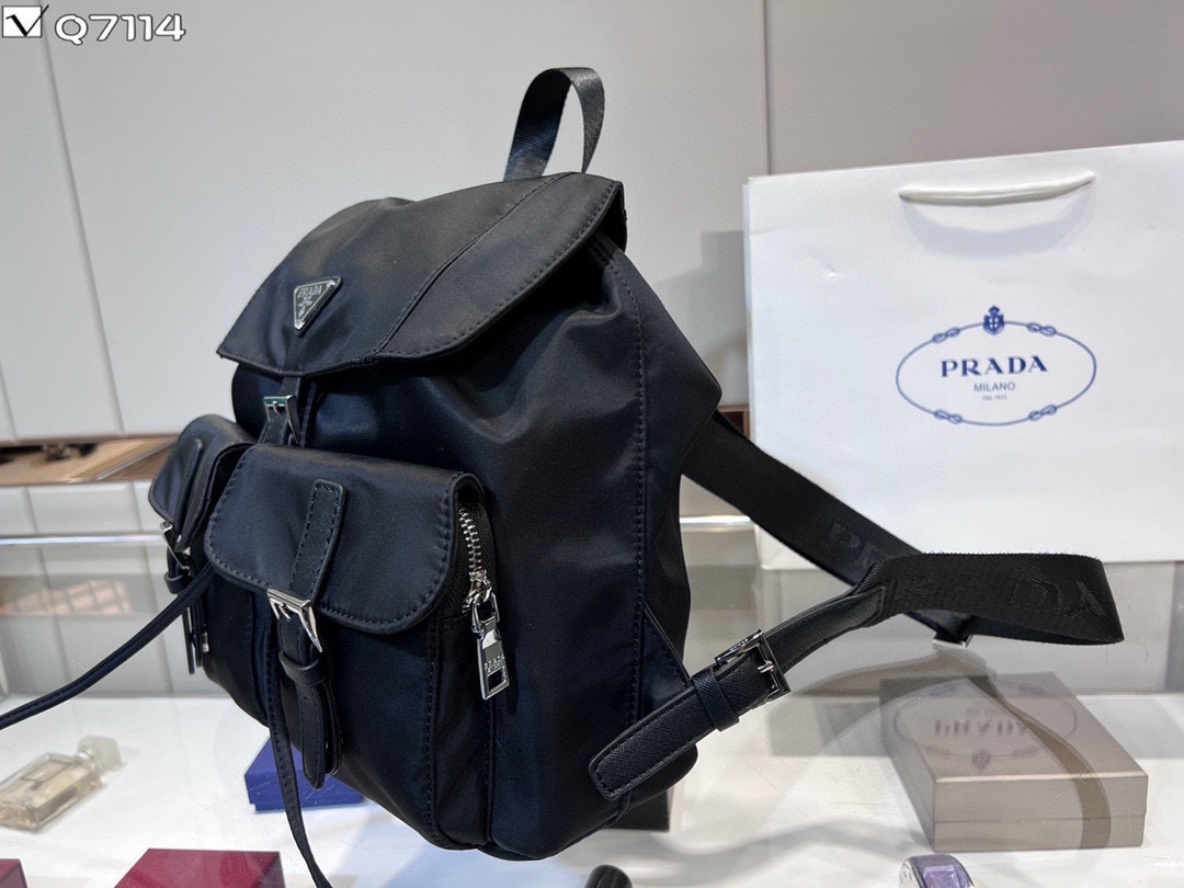 【PRADA】 番号:BA354 サイズ: 22x28x9cm