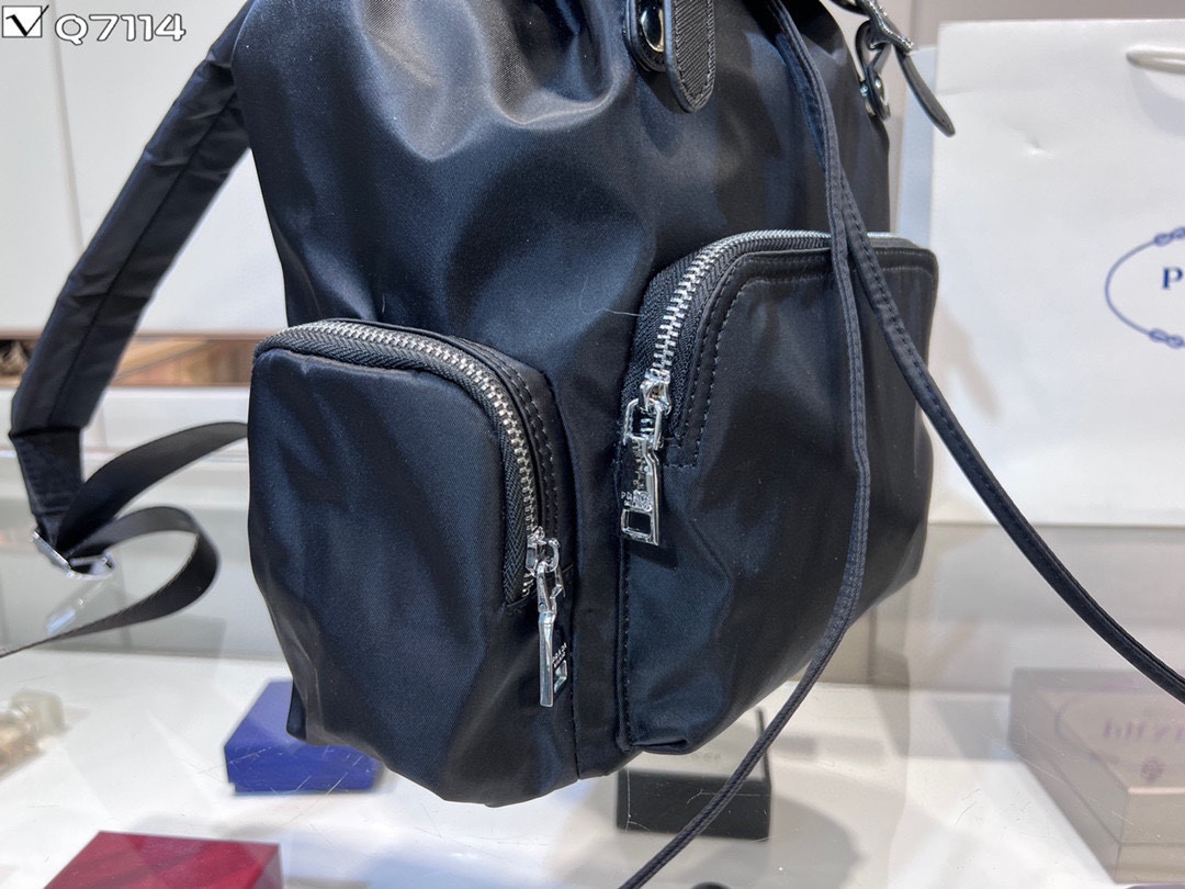 【PRADA】 番号:BA354 サイズ: 22x28x9cm