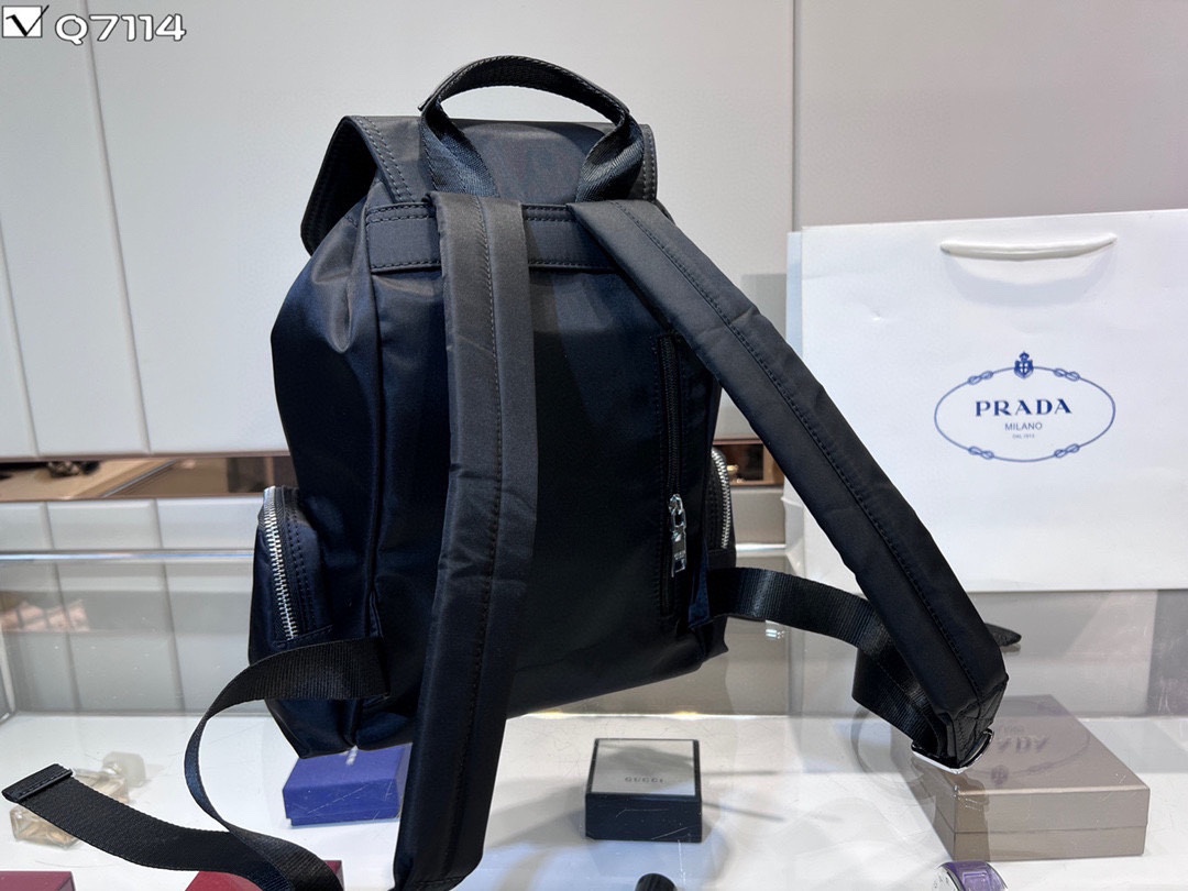 【PRADA】 番号:BA354 サイズ: 22x28x9cm