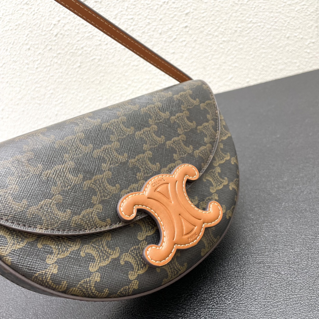 【CELINE】BESACE TRIOMPHE 23 X 13.5 X 6cm