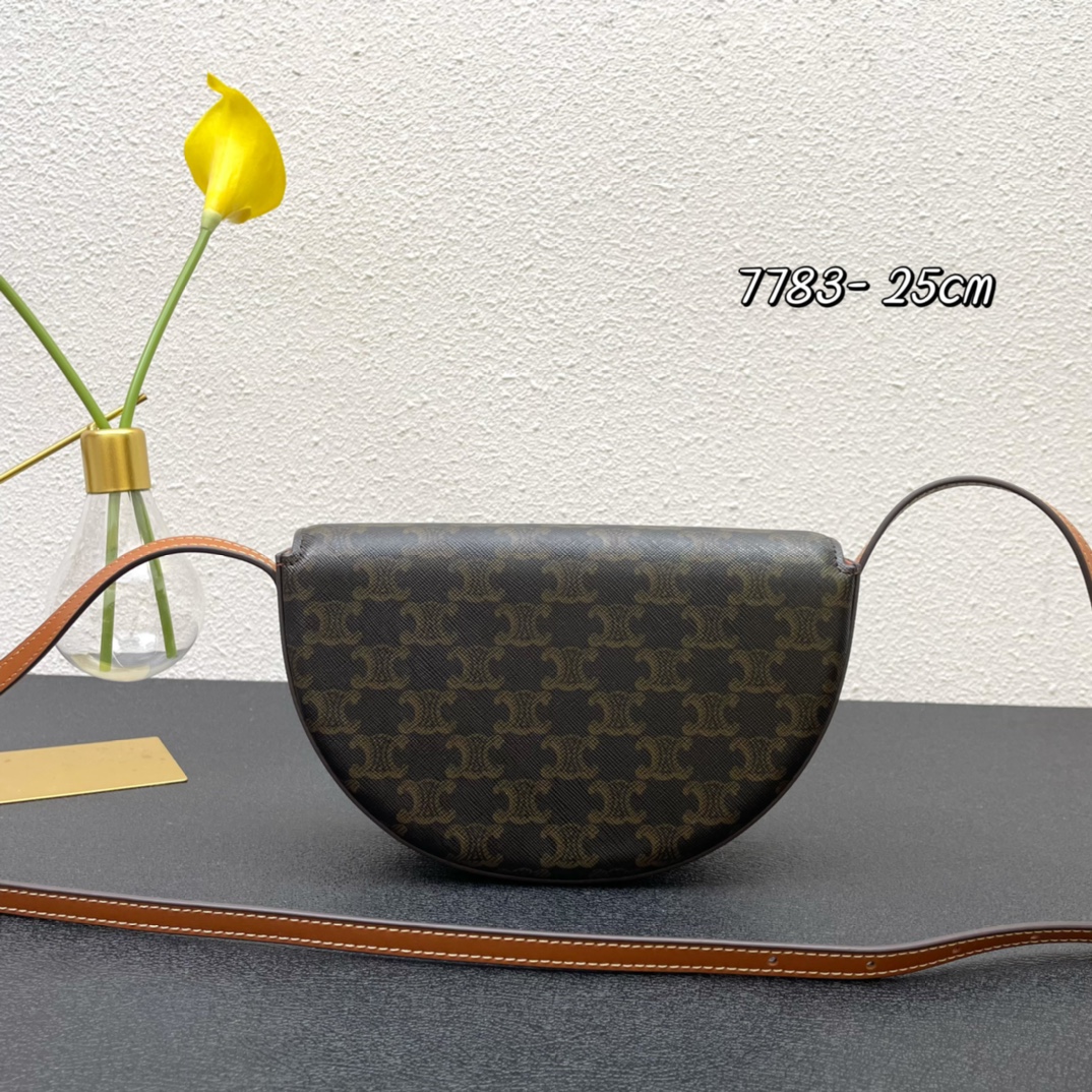 【CELINE】BESACE TRIOMPHE 23 X 13.5 X 6cm