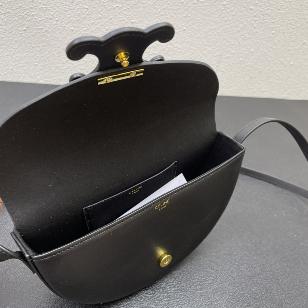 【CELINE】BESACE TRIOMPHE 23 X 13.5 X 6cm