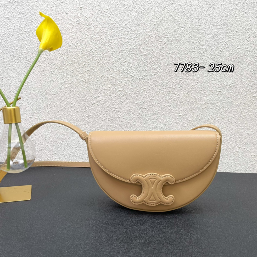 【CELINE】BESACE TRIOMPHE 23 X 13.5 X 6cm