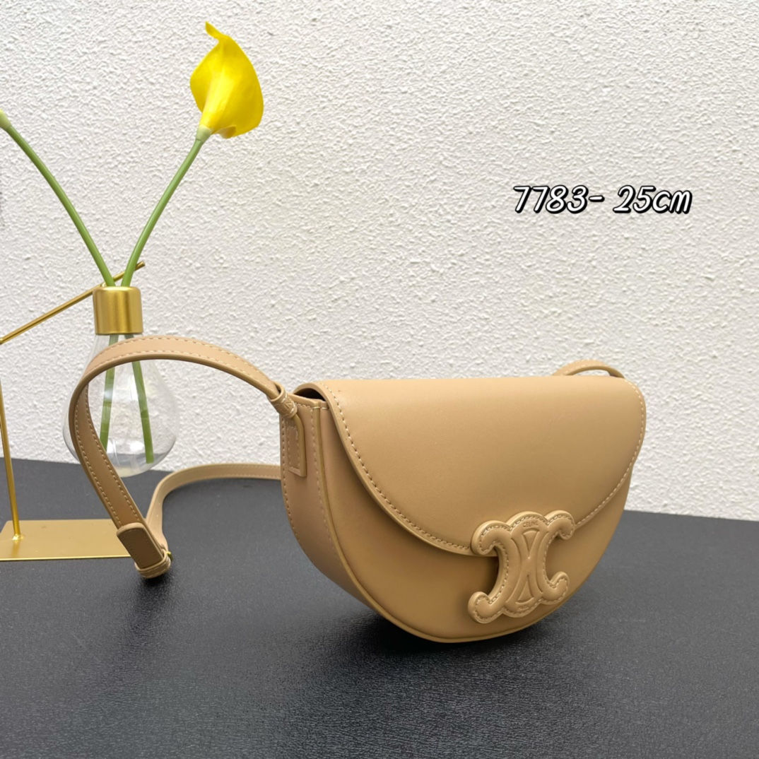 【CELINE】BESACE TRIOMPHE 23 X 13.5 X 6cm