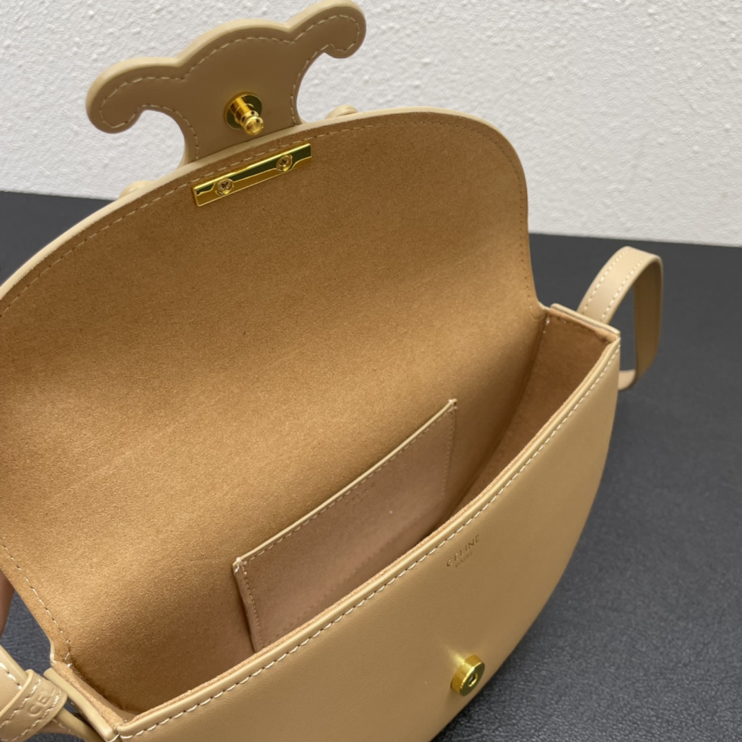 【CELINE】BESACE TRIOMPHE 23 X 13.5 X 6cm