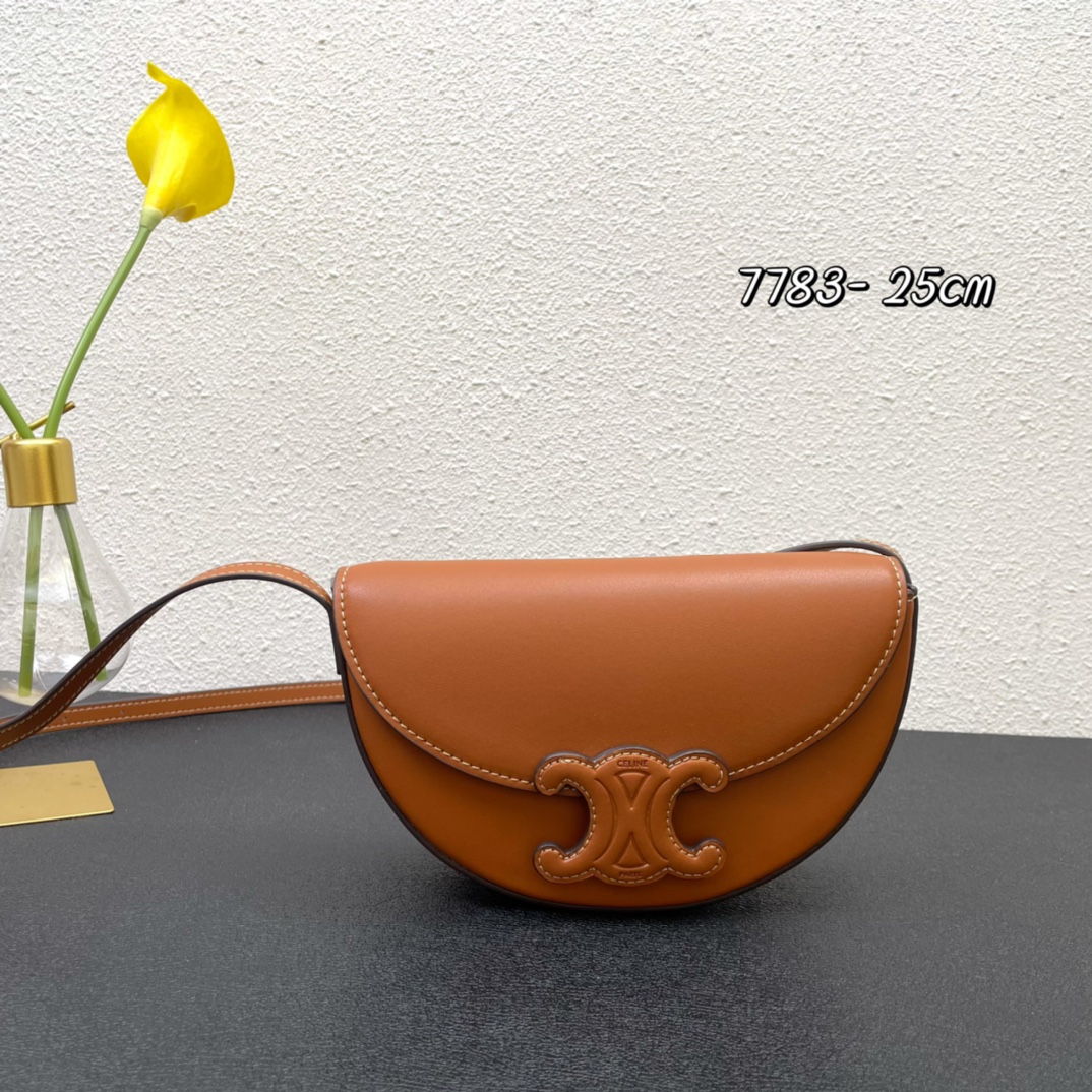 【CELINE】BESACE TRIOMPHE 23 X 13.5 X 6cm