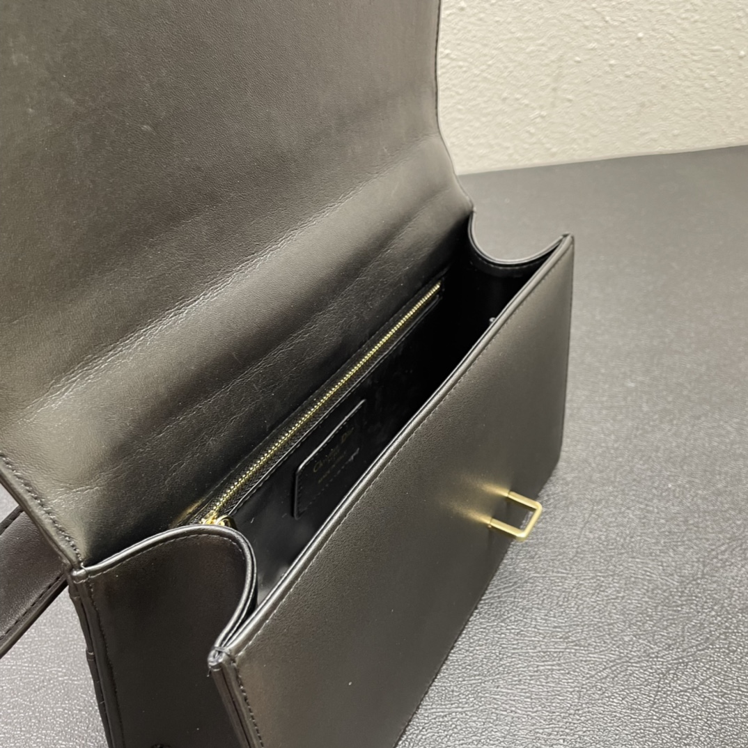 【シャネル】新作人気の斜め掛け cf mini handle 20cm カーフスキン -2色