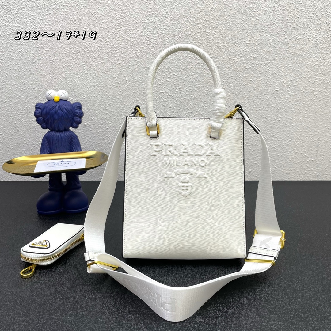 【PRADA】 番号:BA354 サイズ: 22x28x9cm