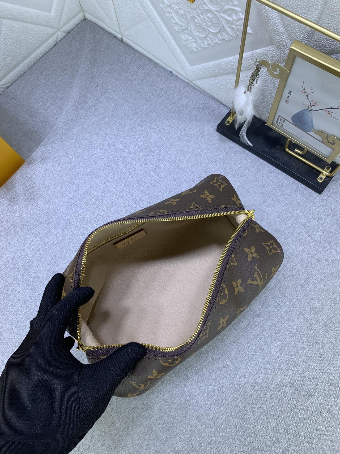 【LOUIS VUITTON】ZIPPY VERTICAL 20x10x2cm