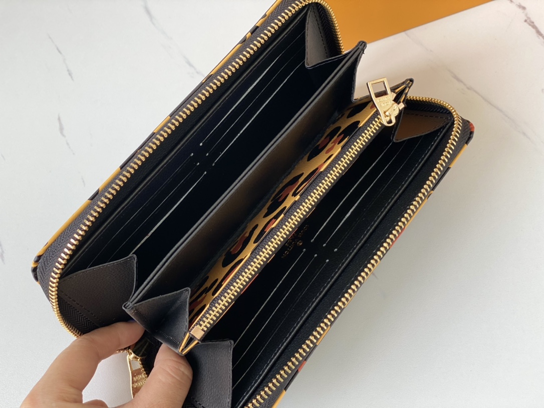 【LOUIS VUITTON】ZIPPY VERTICAL 20x10x2cm