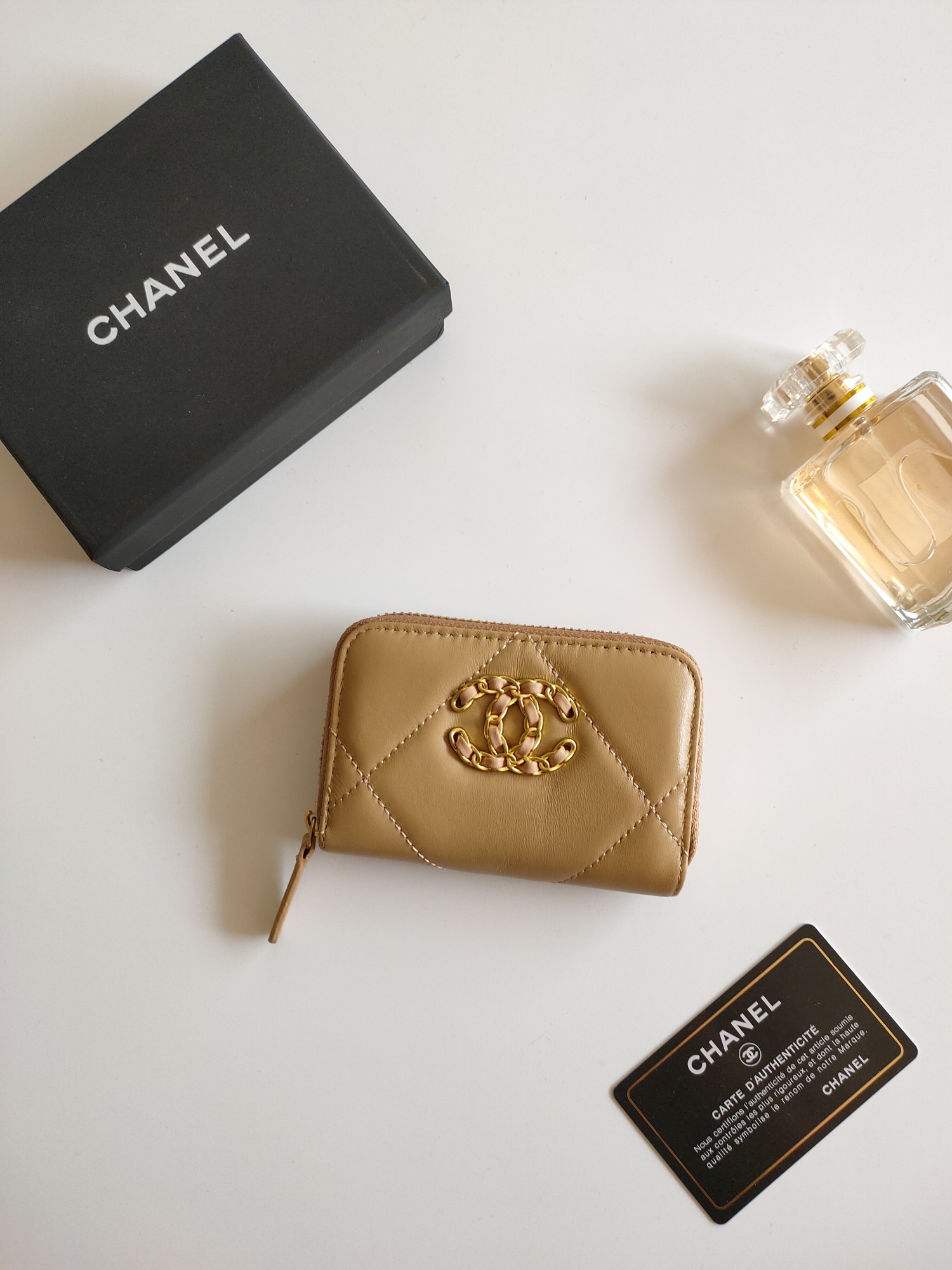 【CHANEL】小銭入れ  11*9.5*1.5cm -6色