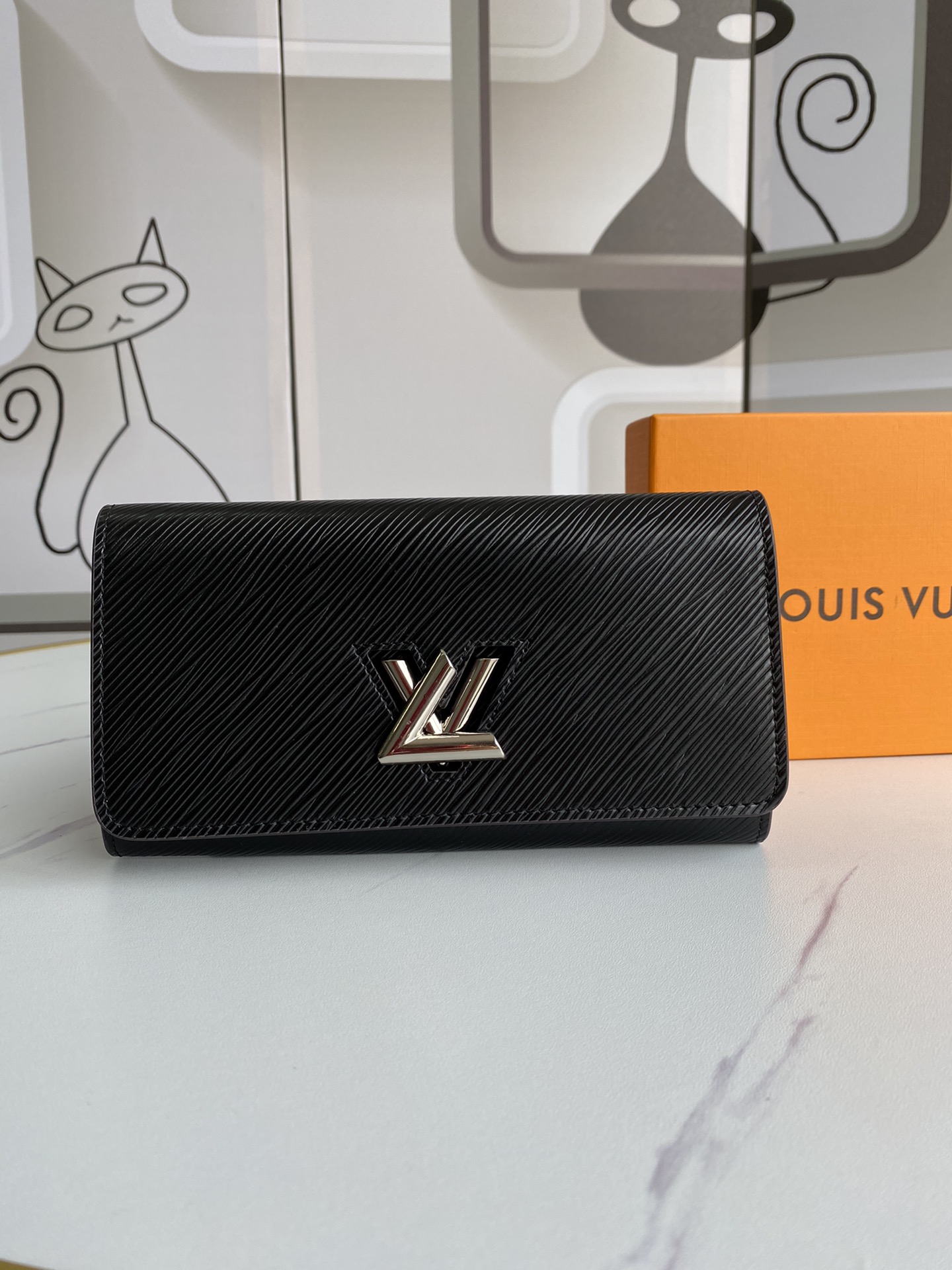 【LOUIS VUITTON】Twist 19.0x 10.5x 2.5 cm