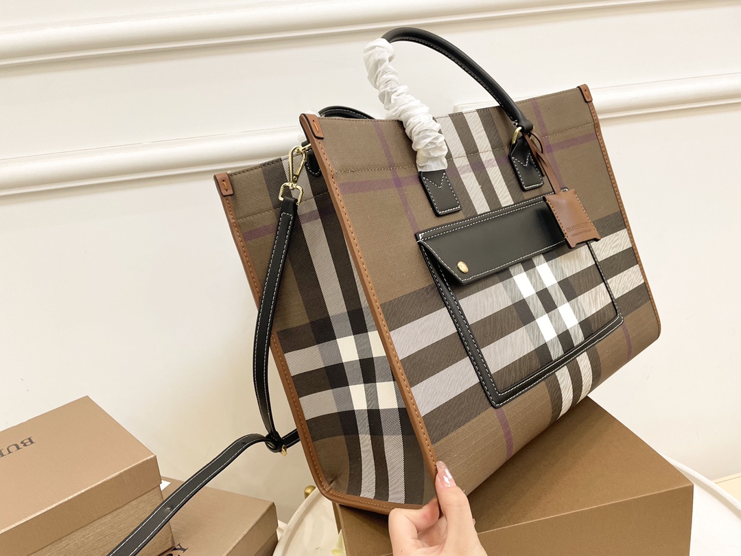【Burberry】40*30*6CM