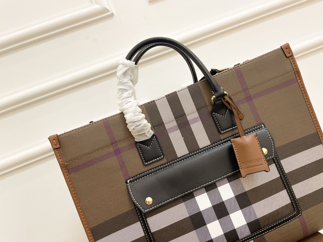 【Burberry】40*30*6CM