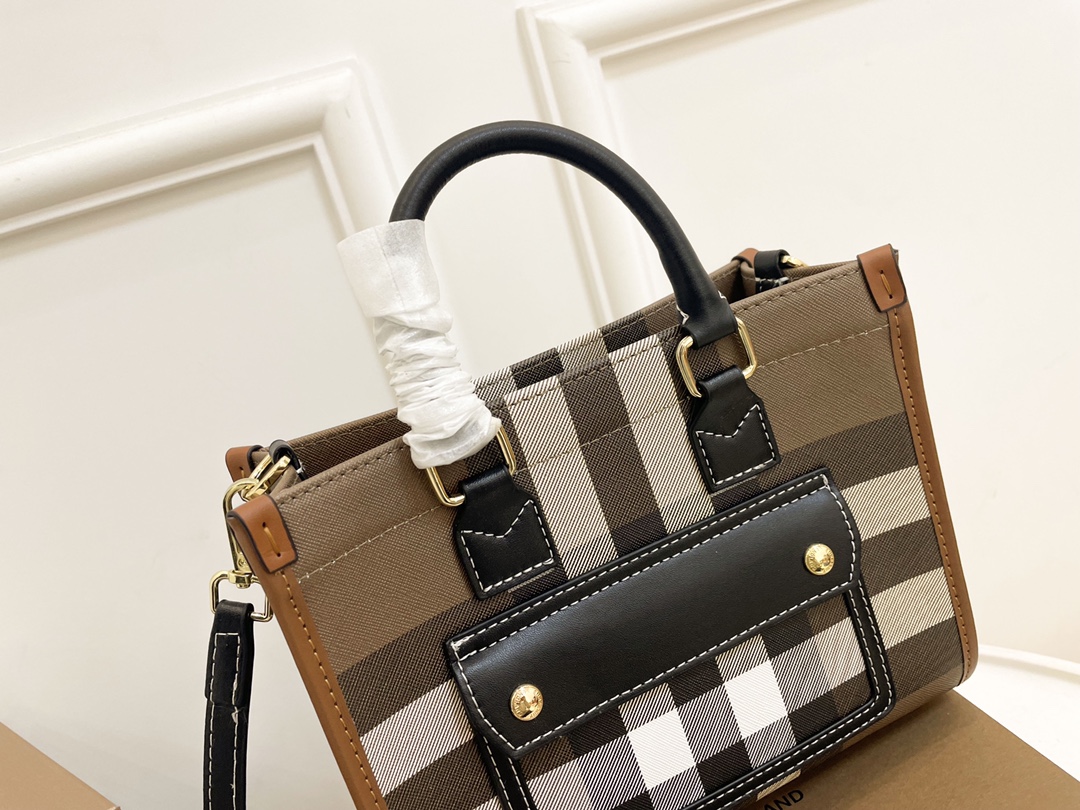 【Burberry】40*30*6CM