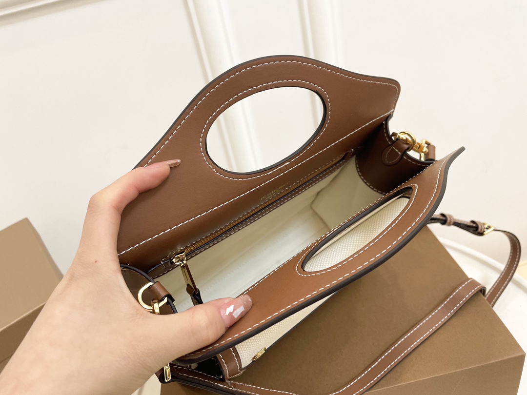 【Burberry】23*22*8CM