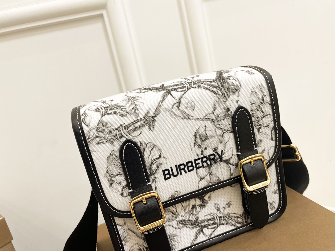 【Burberry】17*15*8CM