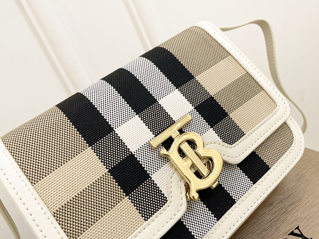【Burberry】21*14*7CM