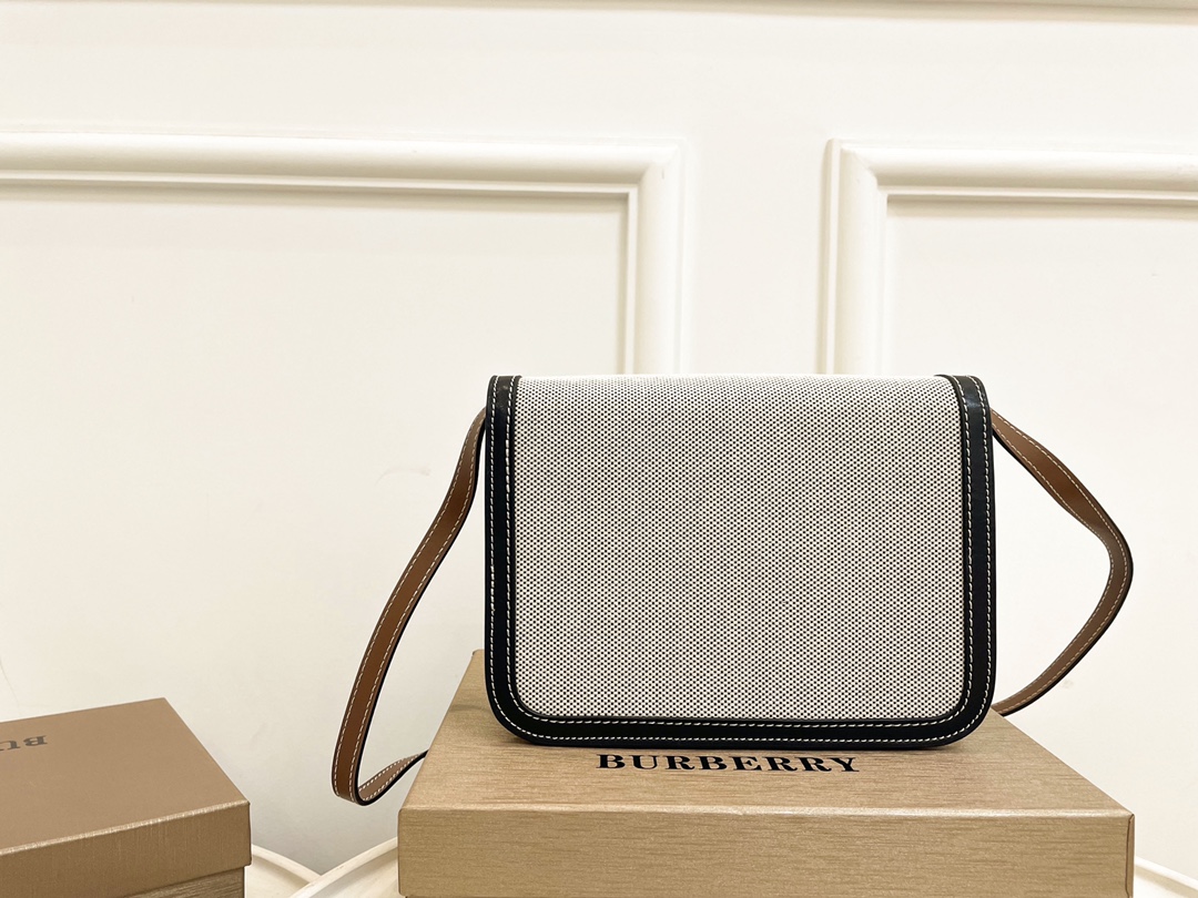 【Burberry】21*14*7CM