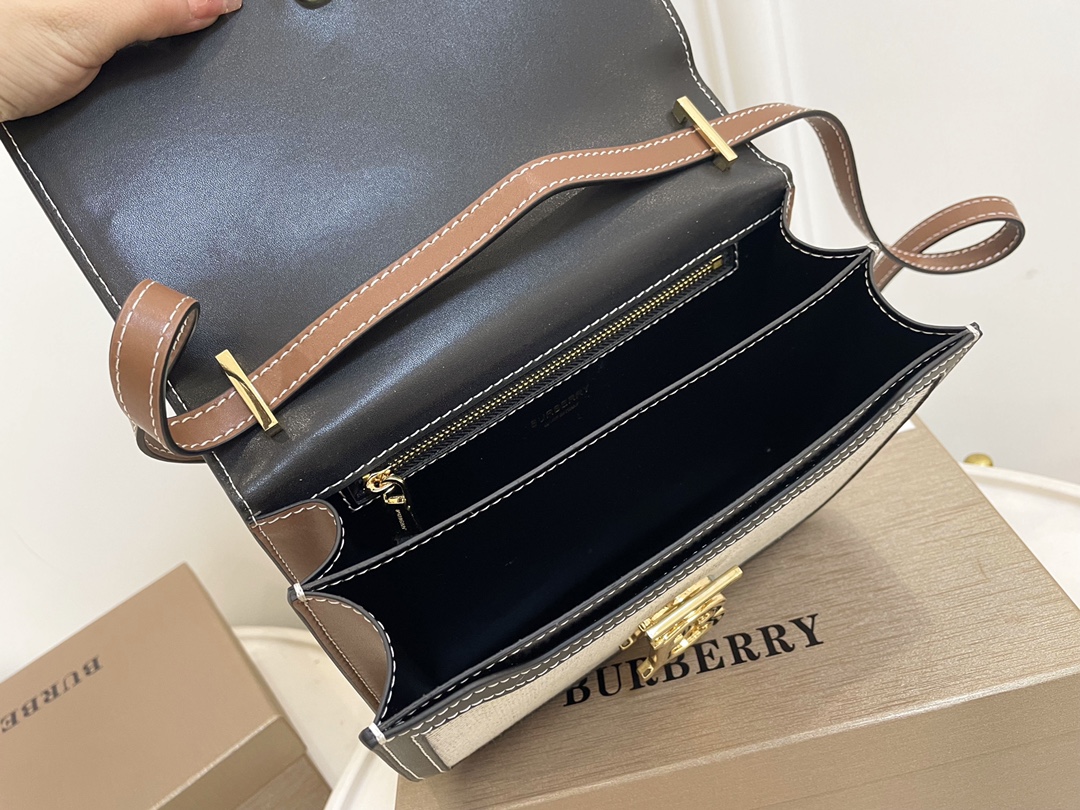 【Burberry】21*14*7CM