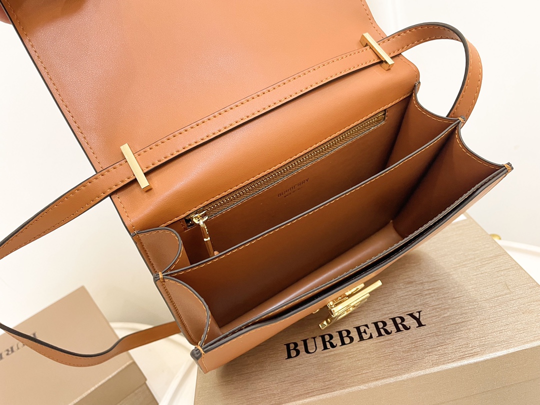 【Burberry】21*14*7CM