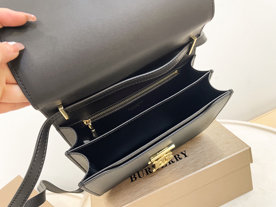 【Burberry】21*14*7CM