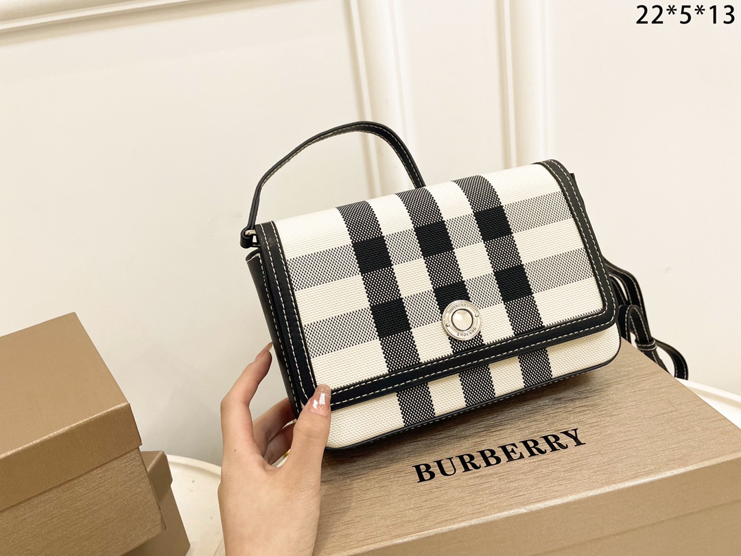 【Burberry】22*13*5CM