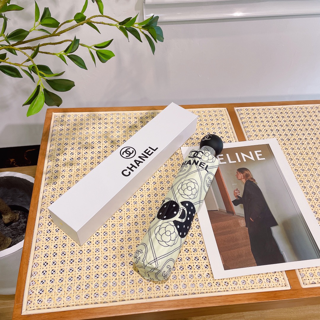 【CHANEL】折りたたみ傘 自動開閉