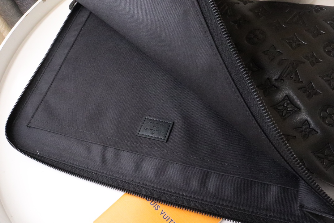 【LOUIS VUITTON】Pochette Jour 35 x 25 x 2.8 cm