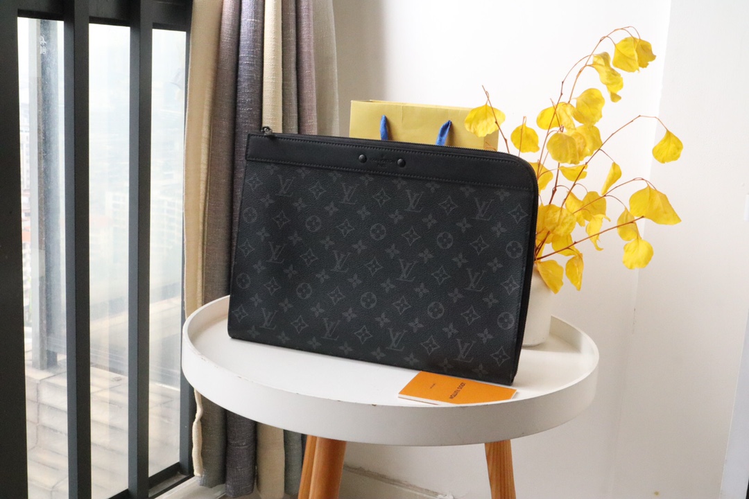 【LOUIS VUITTON】Pochette Jour 35 x 25 x 2.8 cm
