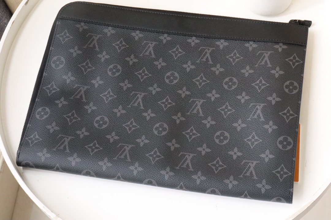 【LOUIS VUITTON】Pochette Jour 35 x 25 x 2.8 cm