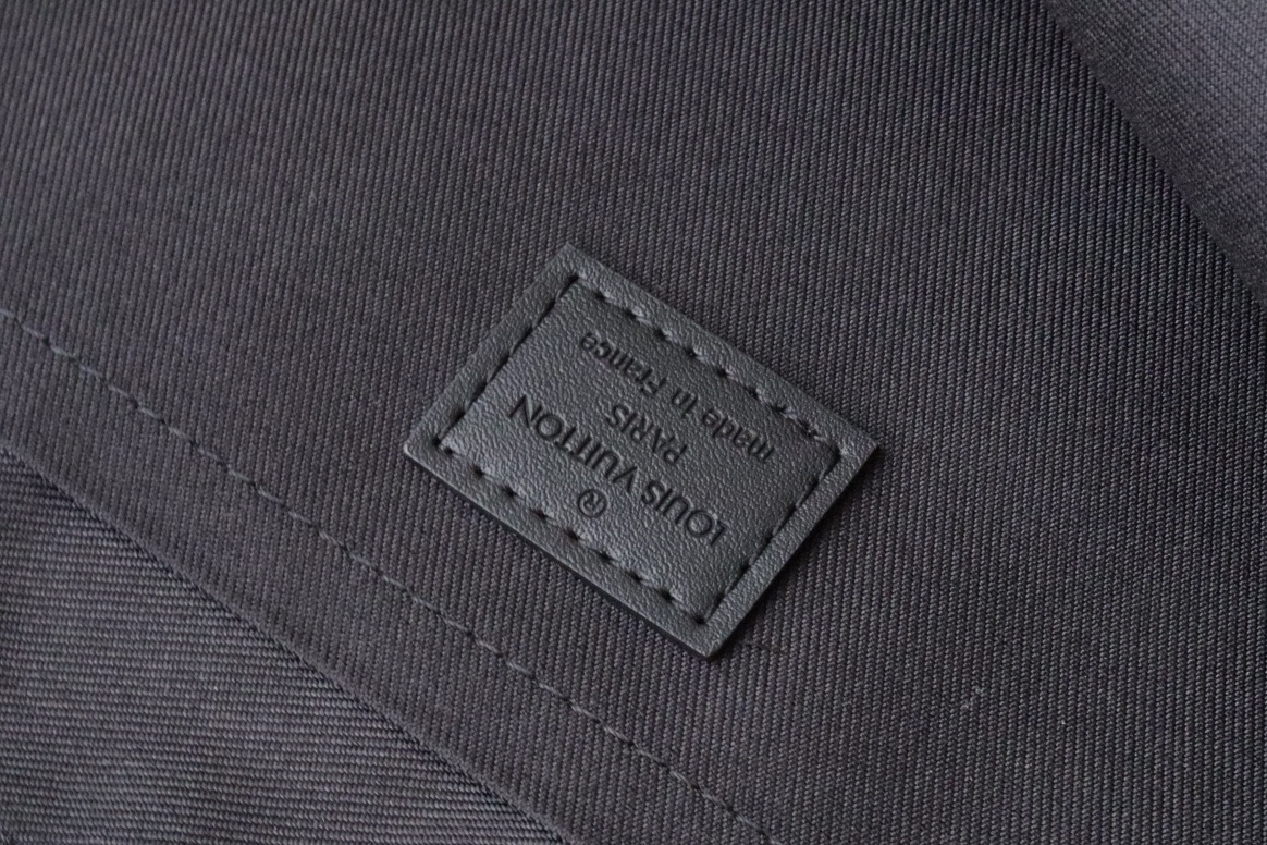 【LOUIS VUITTON】Pochette Jour 35 x 25 x 2.8 cm