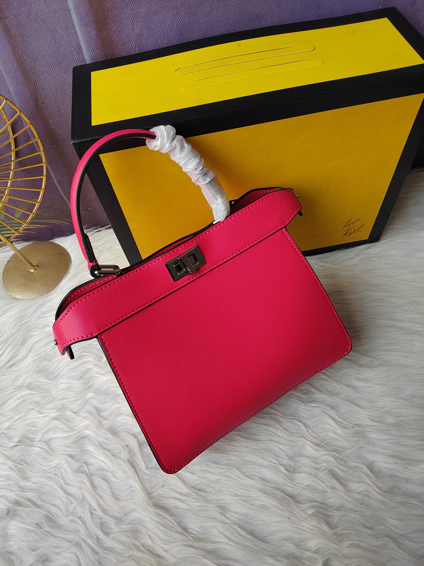 【Fendi】Peekaboo 20-15.5-11cm