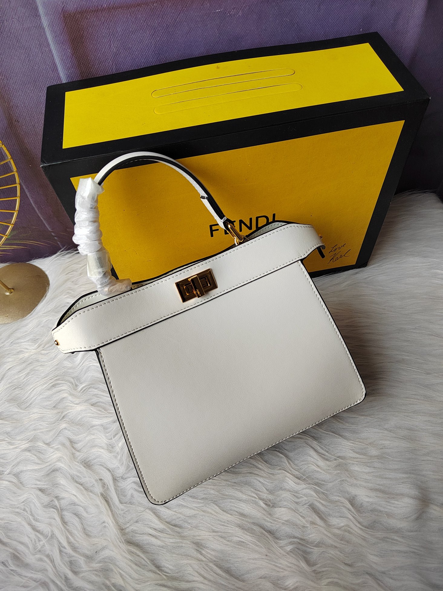【Fendi】Peekaboo 20-15.5-11cm