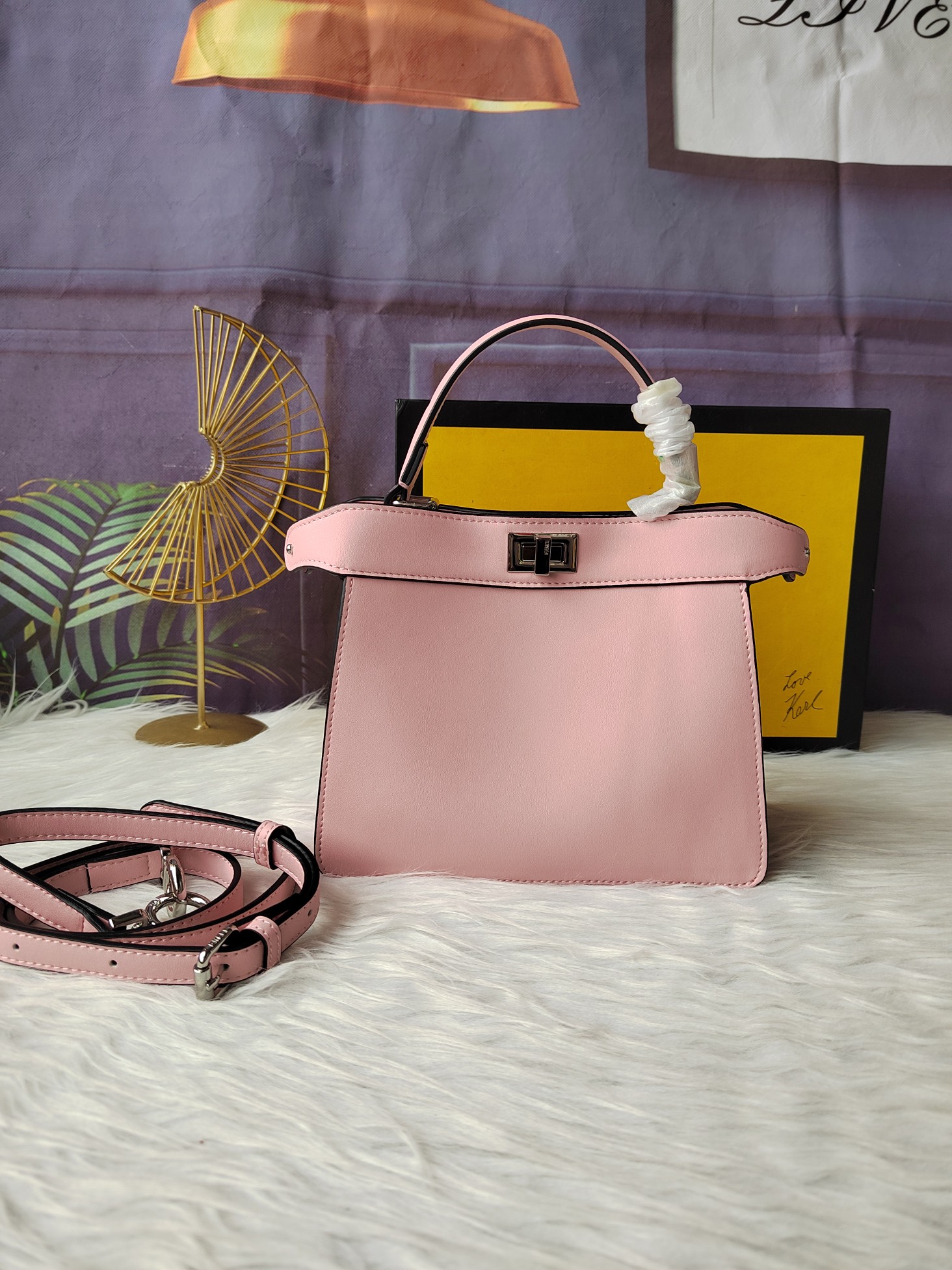 【Fendi】Peekaboo 20-15.5-11cm