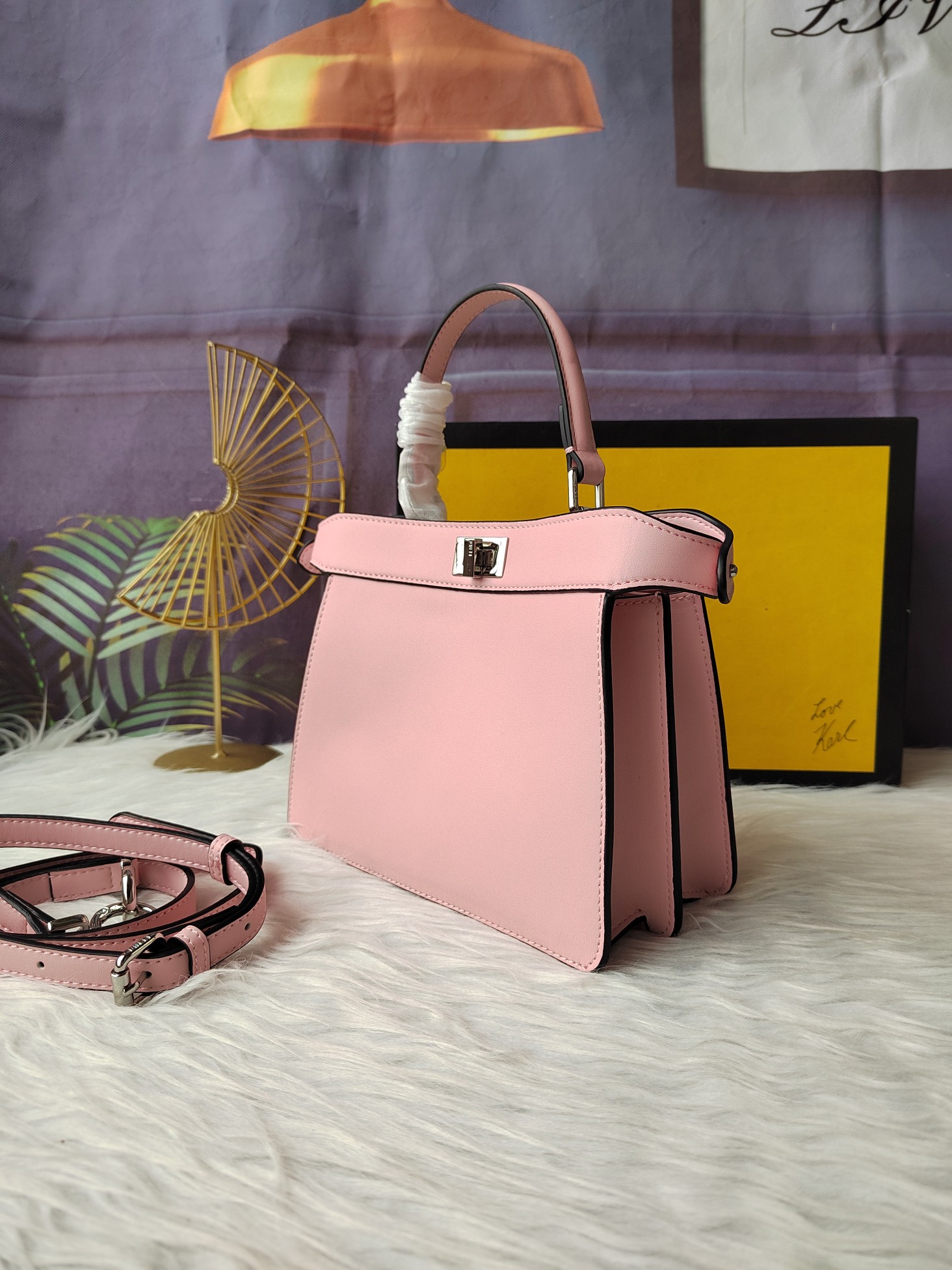 【Fendi】Peekaboo 20-15.5-11cm