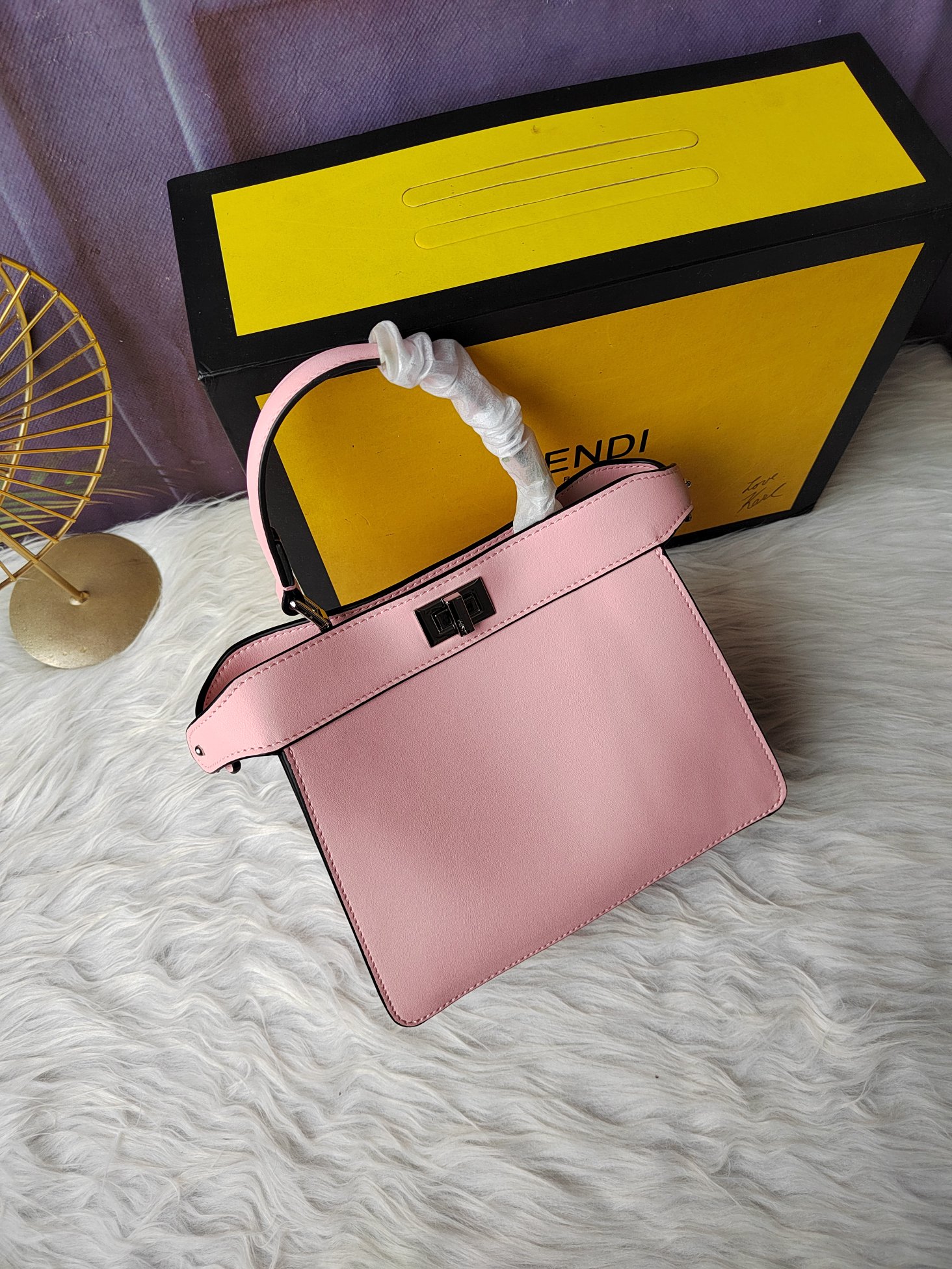 【Fendi】Peekaboo 20-15.5-11cm