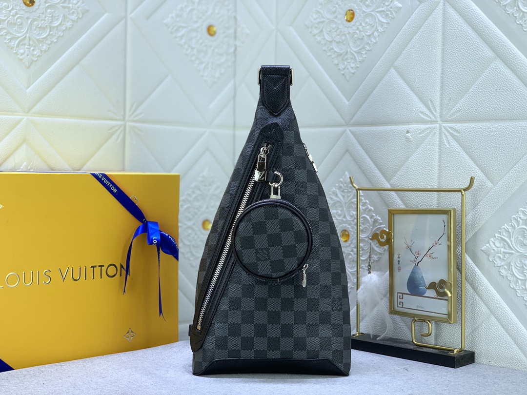 【LOUIS VUITTON】20 x 42 x 6 cm