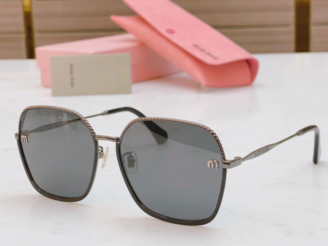 【サングラス】★MIUMIU★ 60-18-140mm