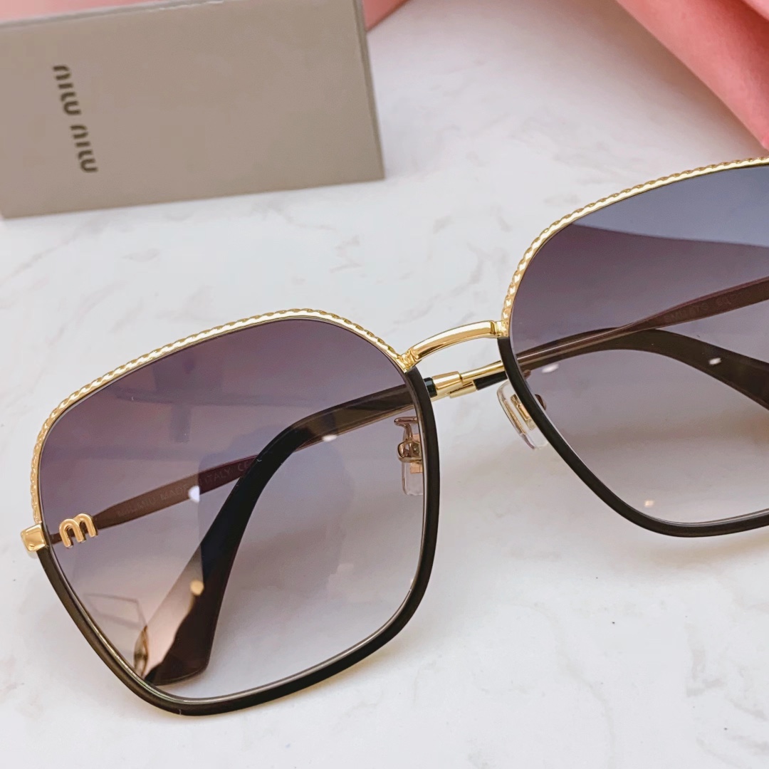 【サングラス】★MIUMIU★ 60-18-140mm
