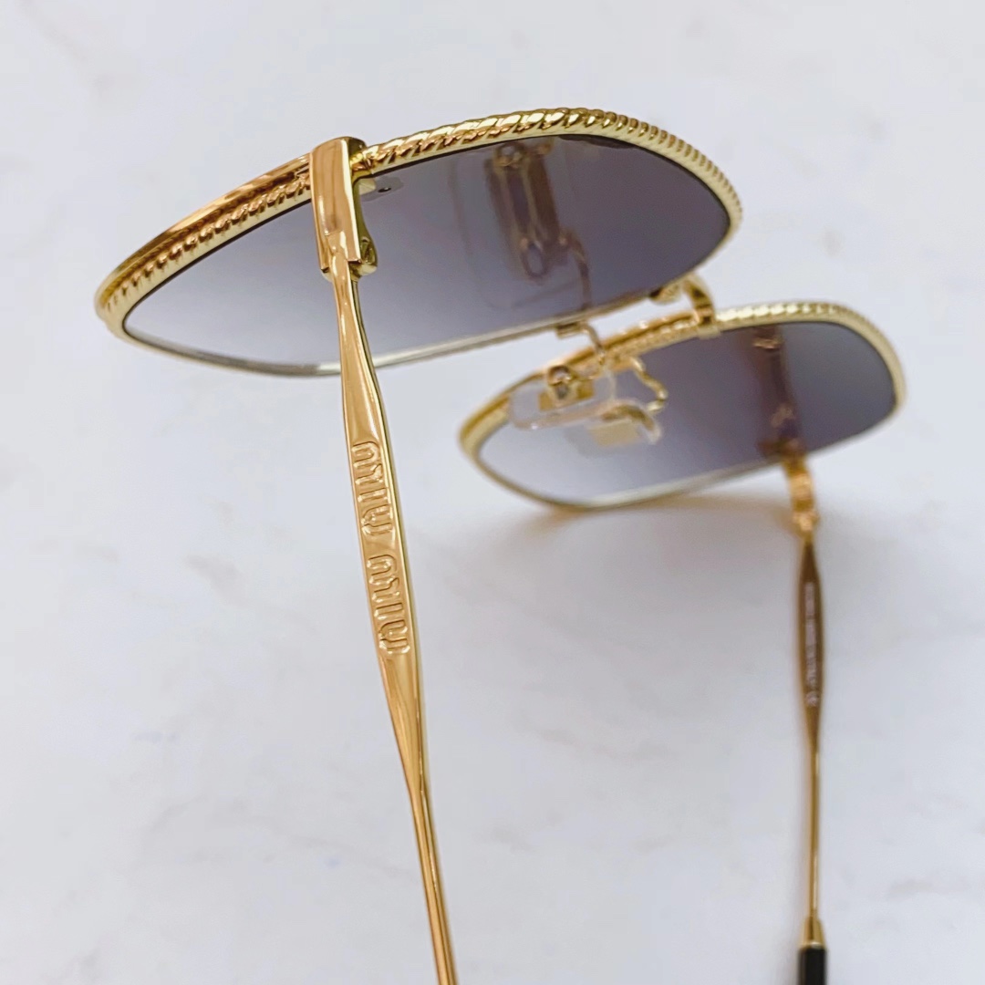 【サングラス】★MIUMIU★ 60-18-140mm