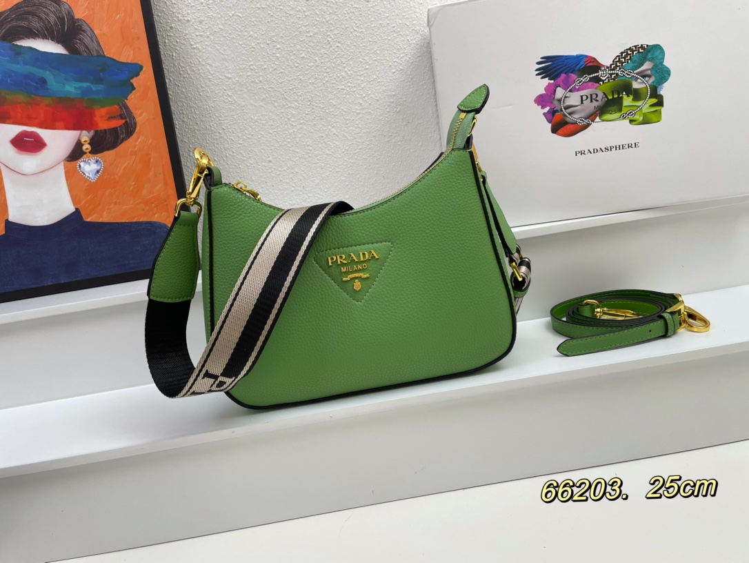 【PRADA】VITELLODAINO 25-18-8cm