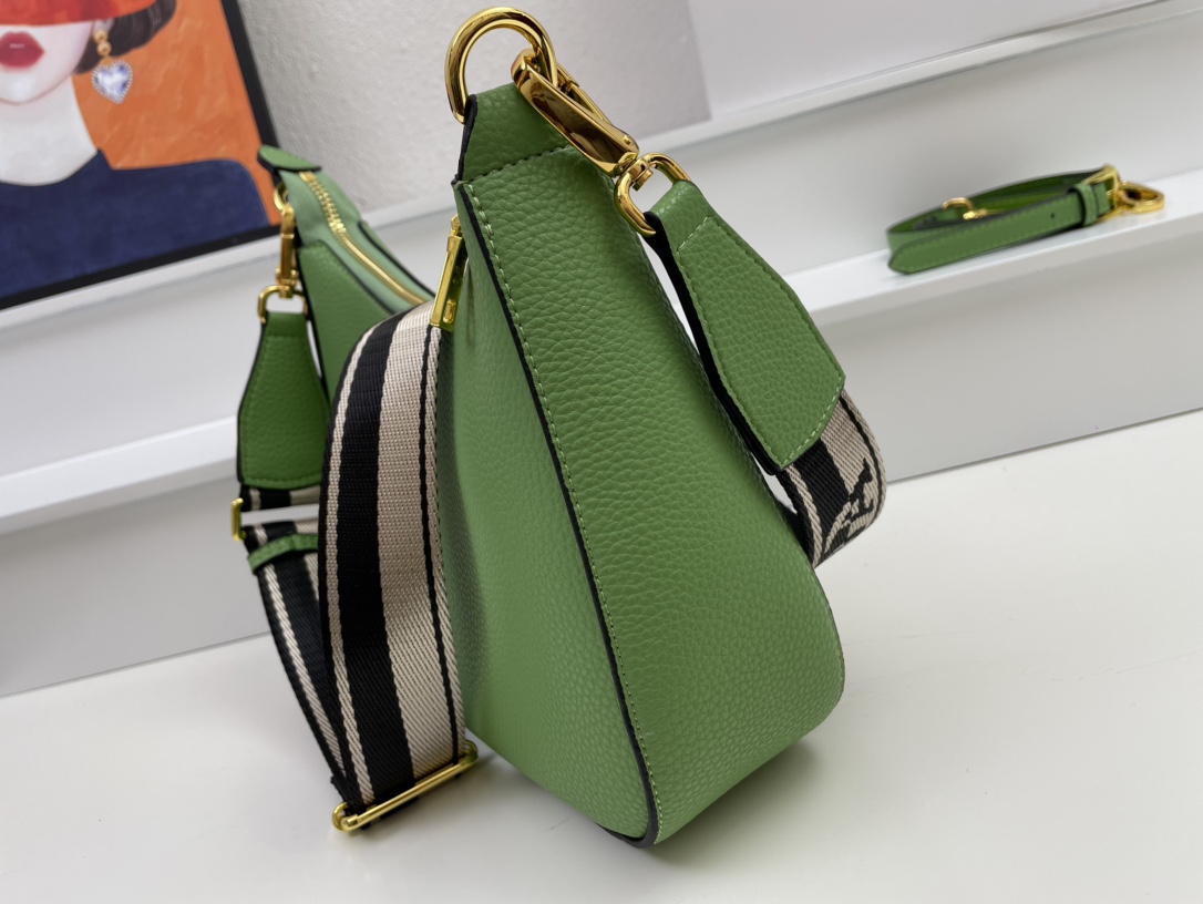 【PRADA】VITELLODAINO 25-18-8cm