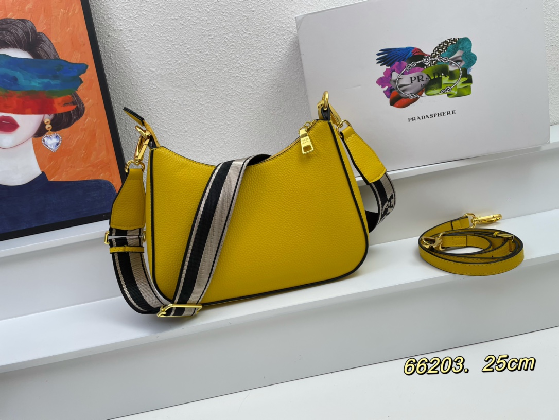 【PRADA】VITELLODAINO 25-18-8cm