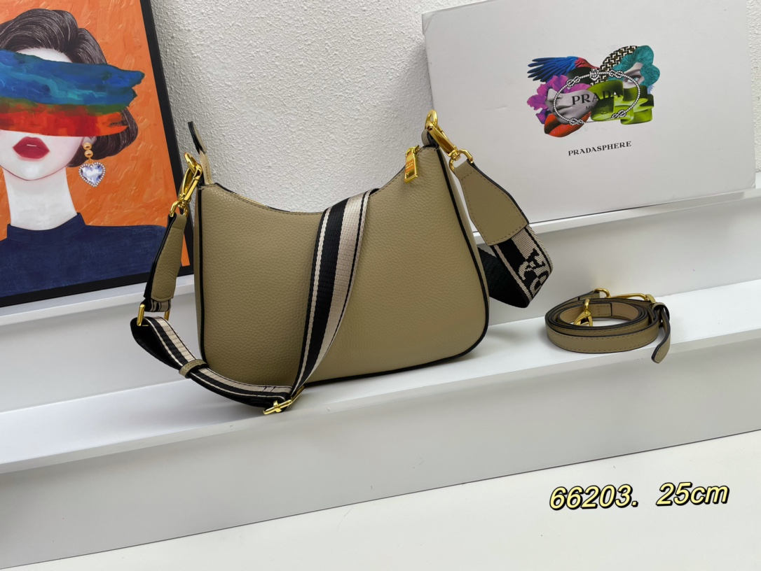 【PRADA】VITELLODAINO 25-18-8cm