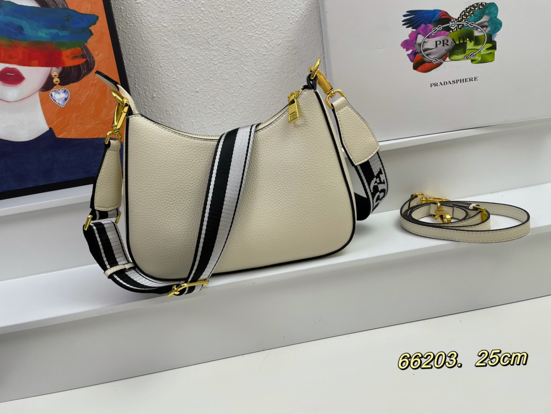 【PRADA】VITELLODAINO 25-18-8cm
