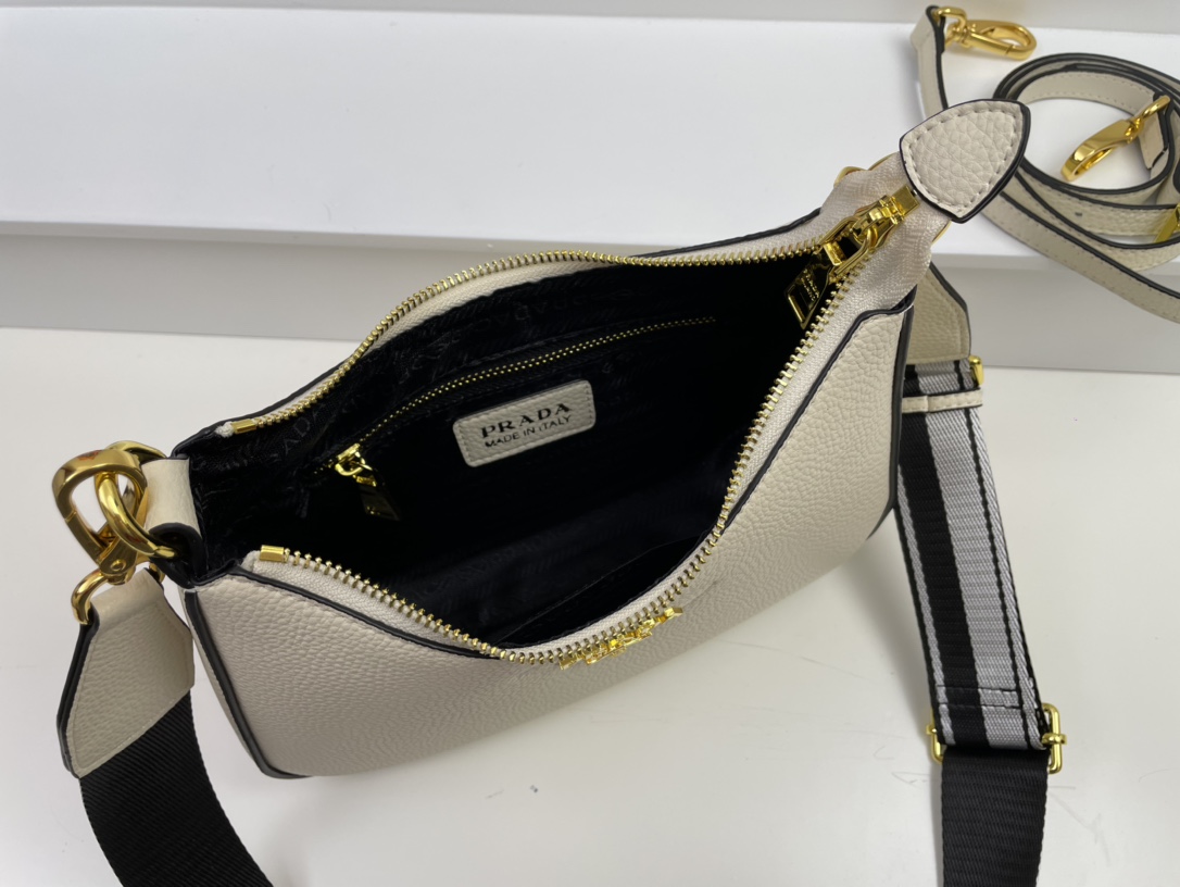 【PRADA】VITELLODAINO 25-18-8cm