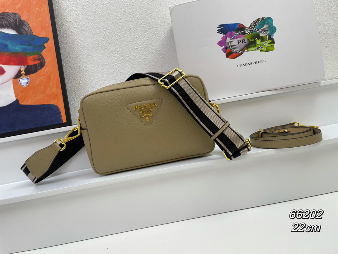 【PRADA】VITELLODAINO 22-14-8cm