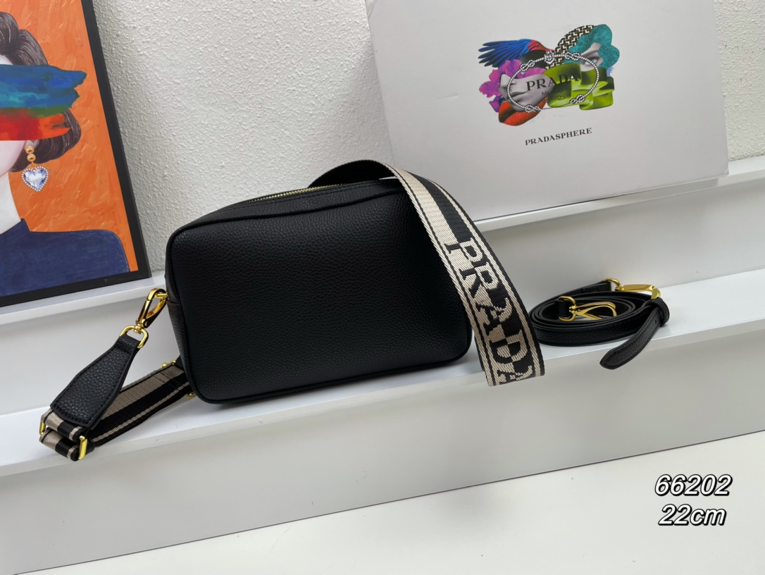 【PRADA】VITELLODAINO 22-14-8cm